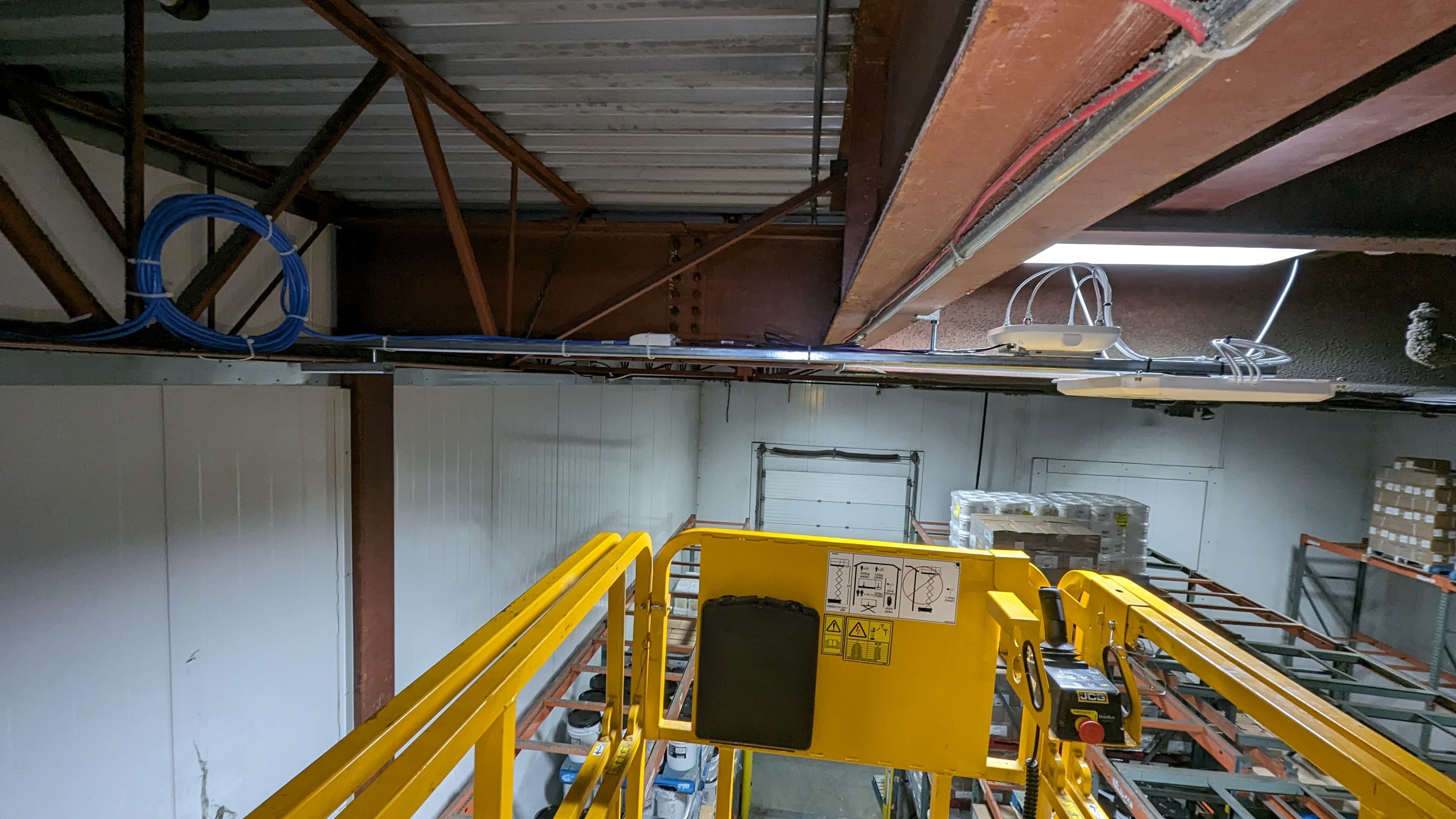 Structured cabling and access points in a distribution warehouse
